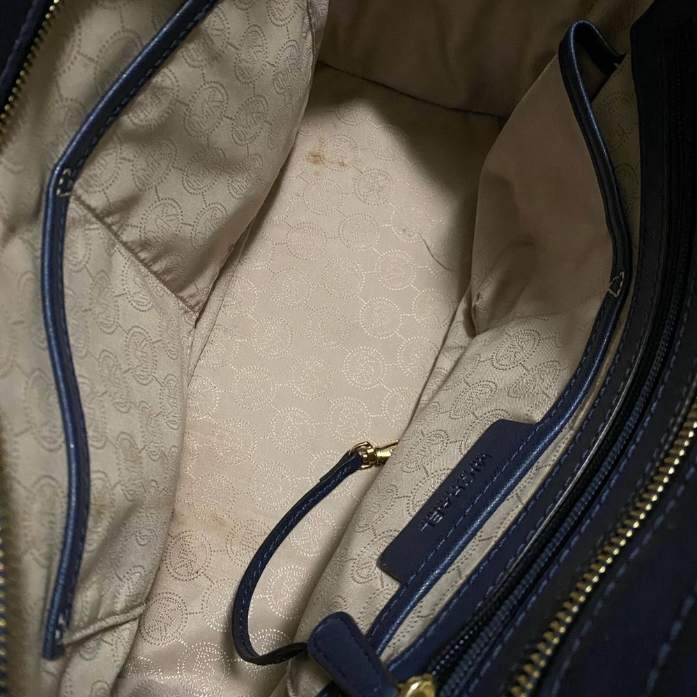 Michael Kors Navy Selma Satchel/Crossbody Purse - Picture 8 of 10